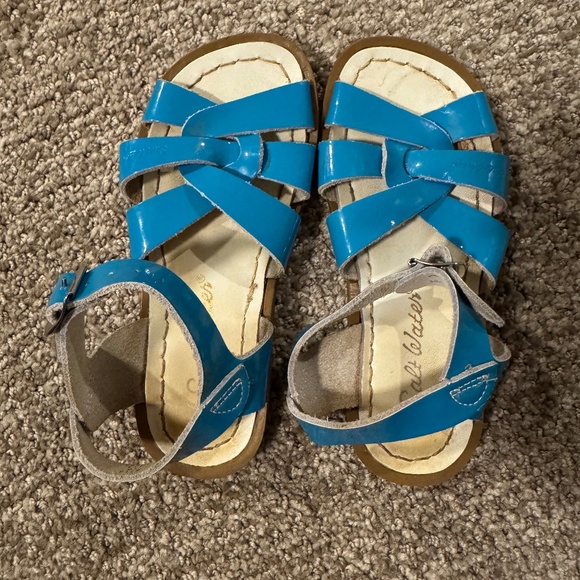 Salt water sandals - Picture 1 of 2